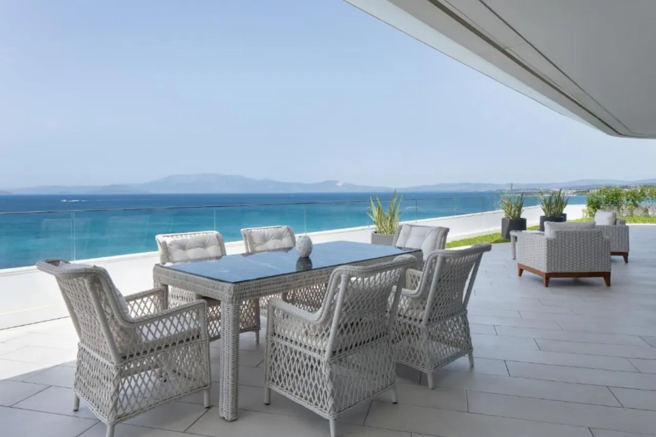 Reges süit teras manzarası